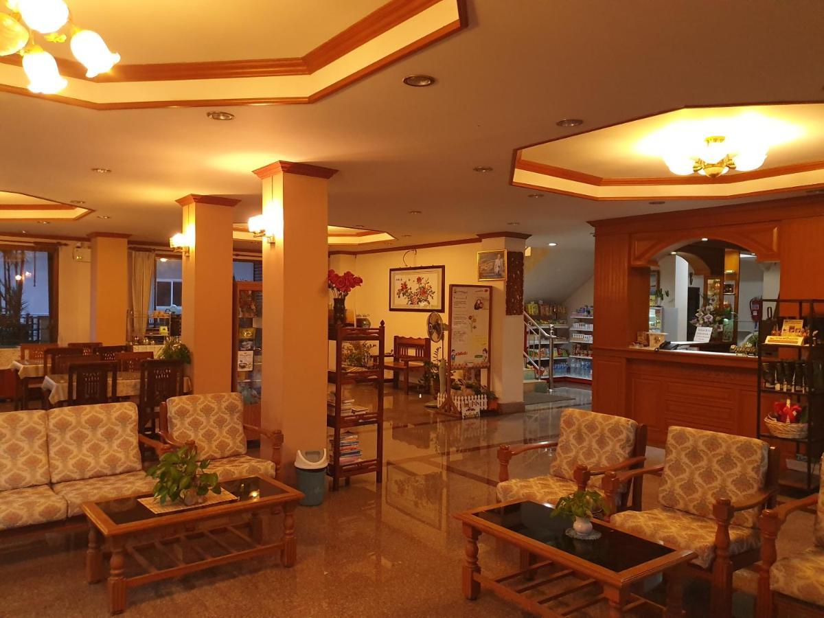 Ritzy House Hotel Chumphon Dış mekan fotoğraf