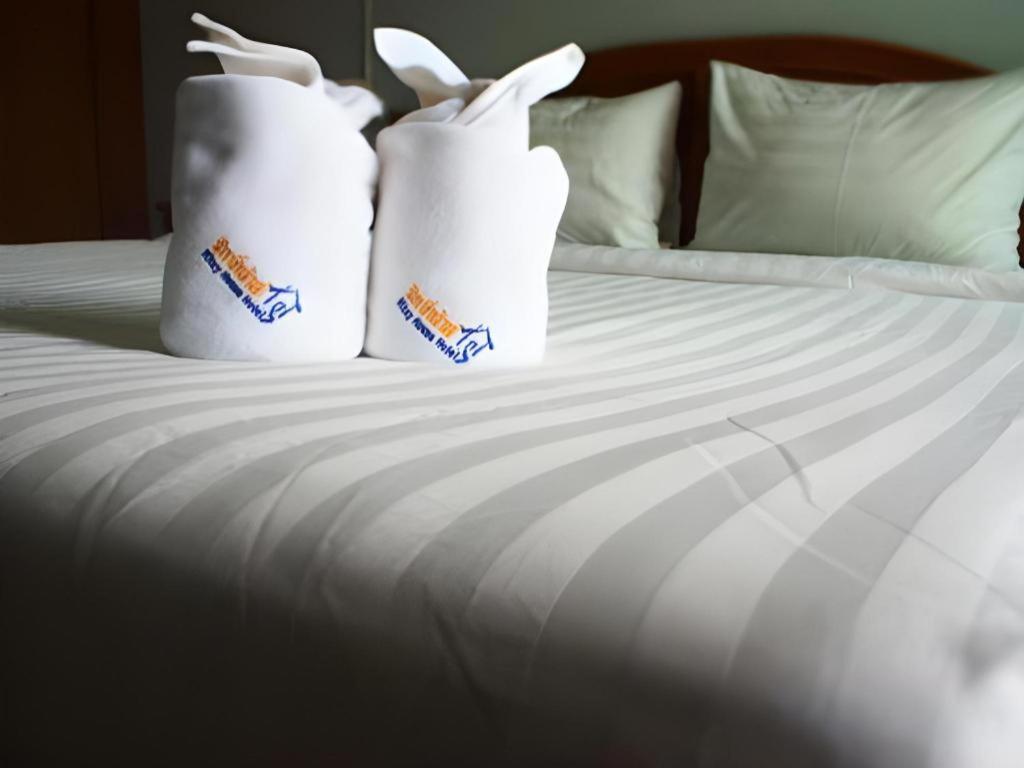 Ritzy House Hotel Chumphon Dış mekan fotoğraf