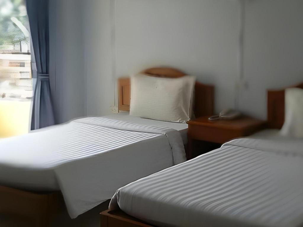 Ritzy House Hotel Chumphon Dış mekan fotoğraf