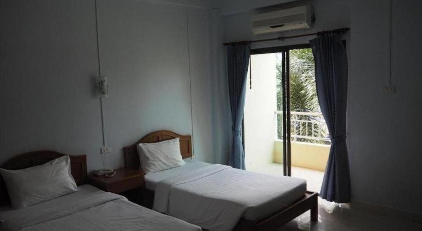 Ritzy House Hotel Chumphon Dış mekan fotoğraf