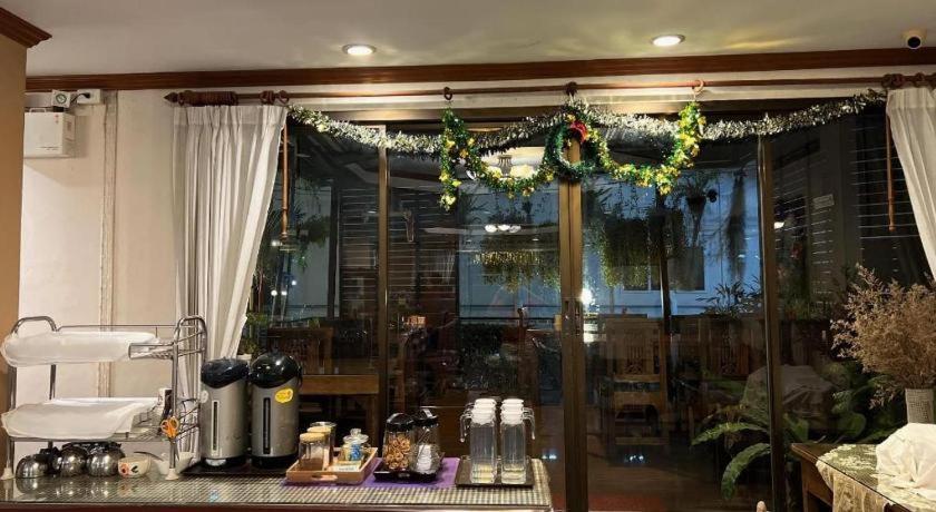 Ritzy House Hotel Chumphon Dış mekan fotoğraf