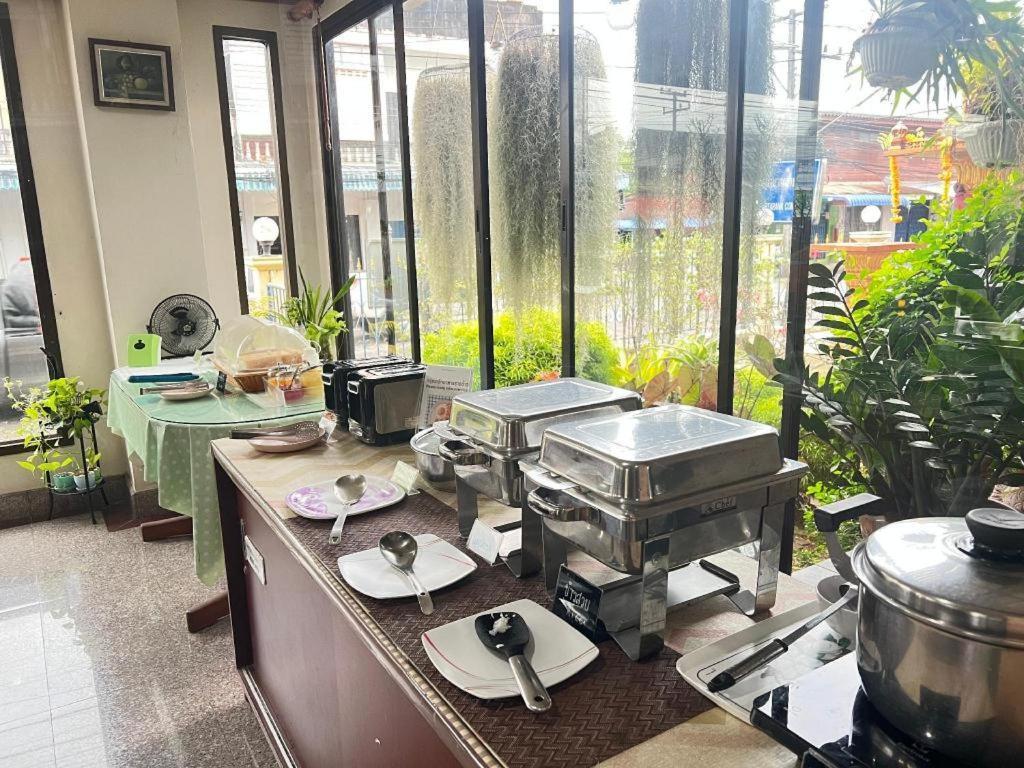 Ritzy House Hotel Chumphon Dış mekan fotoğraf