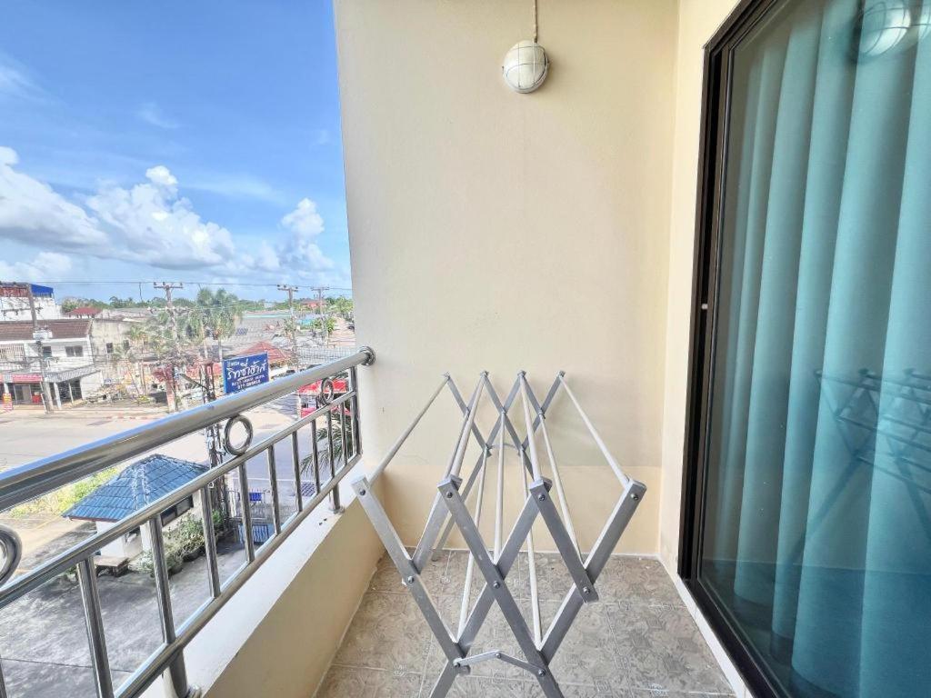 Ritzy House Hotel Chumphon Dış mekan fotoğraf
