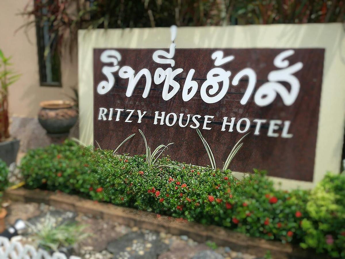 Ritzy House Hotel Chumphon Dış mekan fotoğraf
